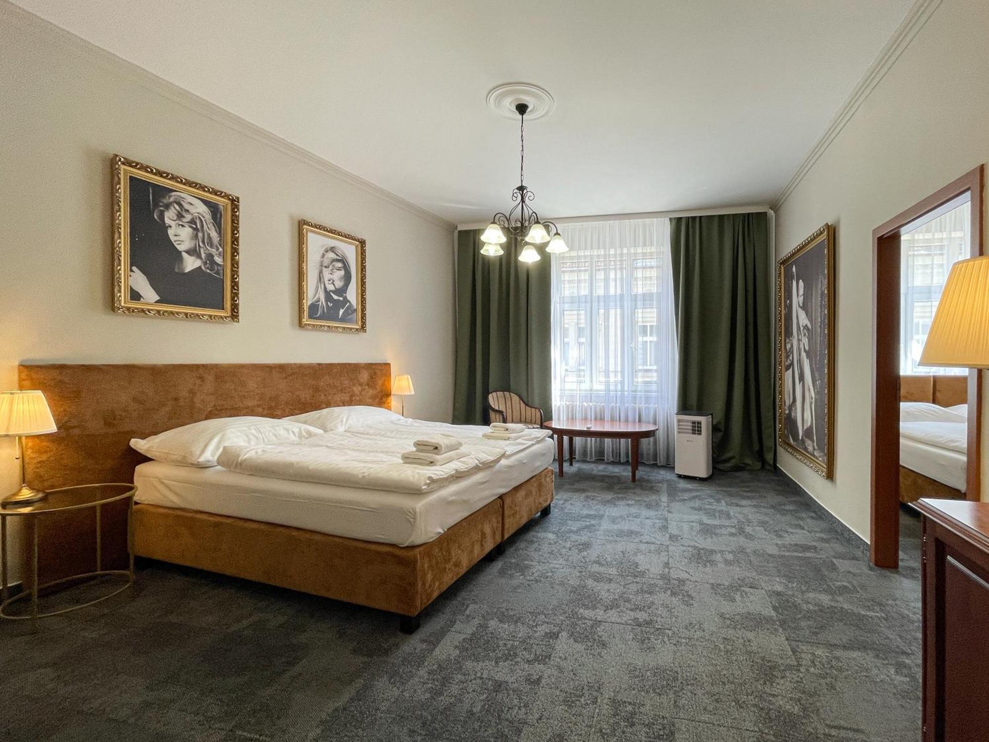 Hotel Reverie - Dependance, Check-In At Metropolitan Star Bratislava Eksteriør billede