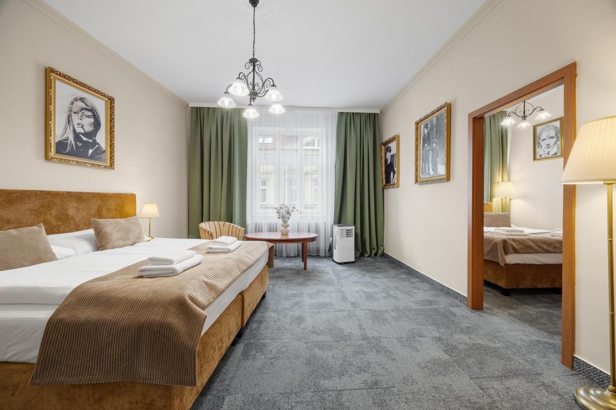 Hotel Reverie - Dependance, Check-In At Metropolitan Star Bratislava Eksteriør billede
