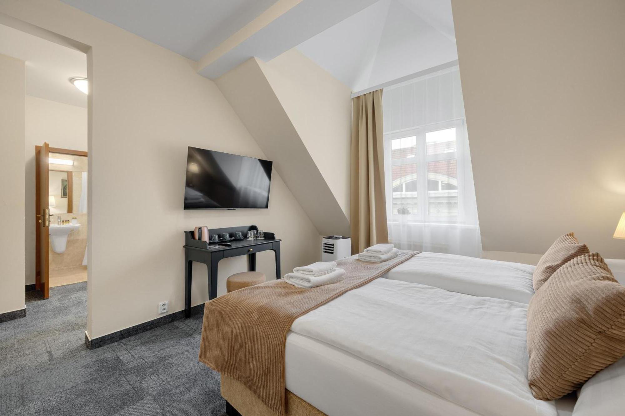 Hotel Reverie - Dependance, Check-In At Metropolitan Star Bratislava Eksteriør billede