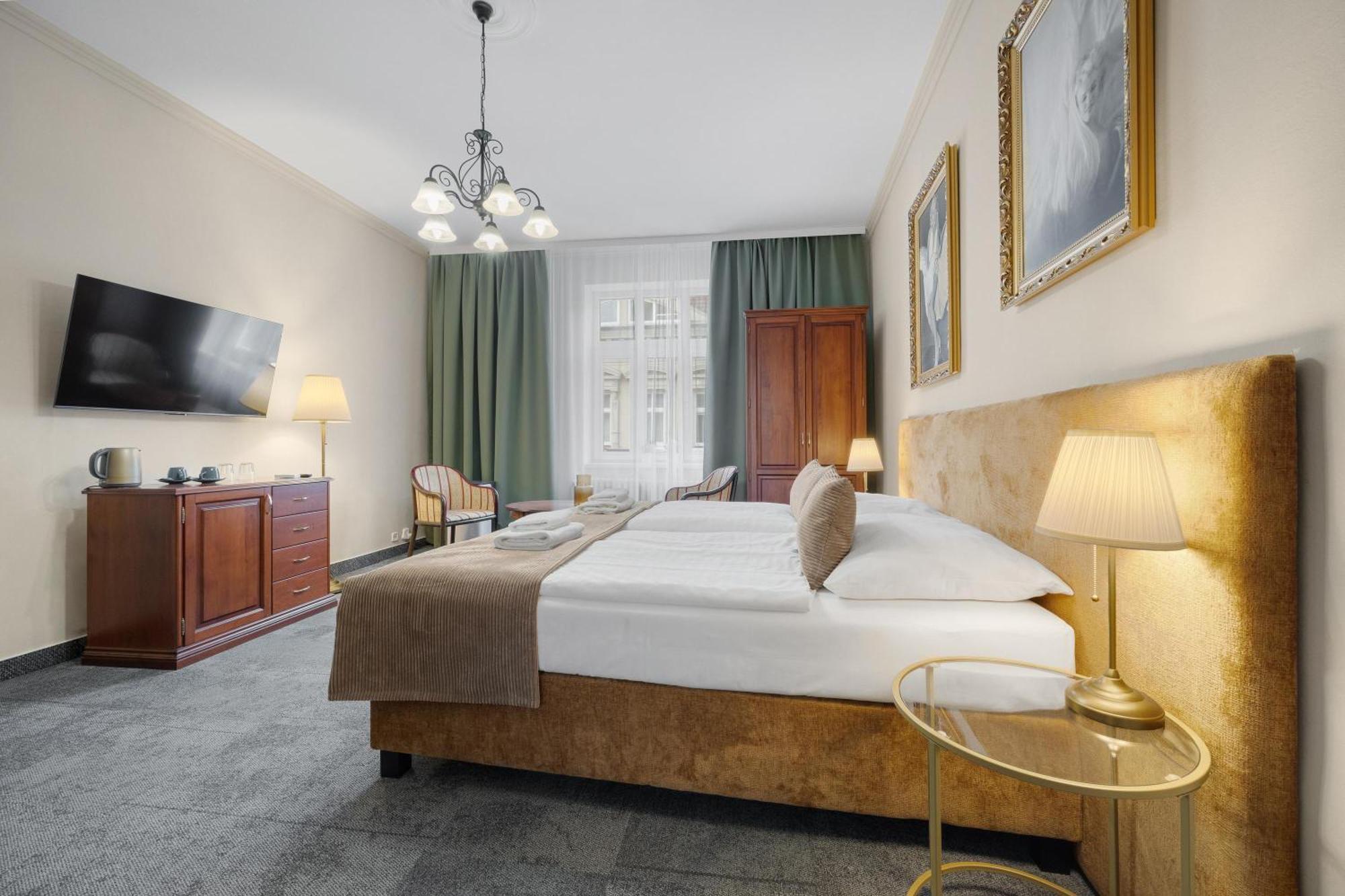 Hotel Reverie - Dependance, Check-In At Metropolitan Star Bratislava Eksteriør billede